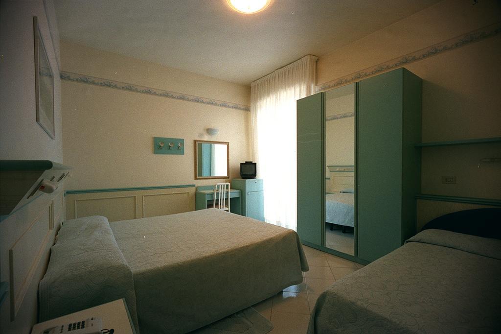 ריצ'יונה Hotel Arizona מראה חיצוני תמונה