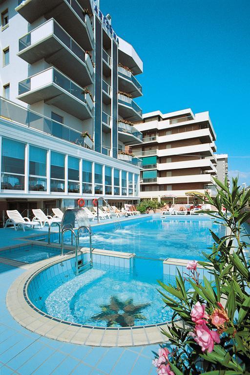 ריצ'יונה Hotel Arizona מראה חיצוני תמונה