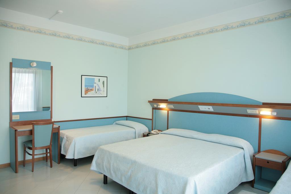 ריצ'יונה Hotel Arizona מראה חיצוני תמונה