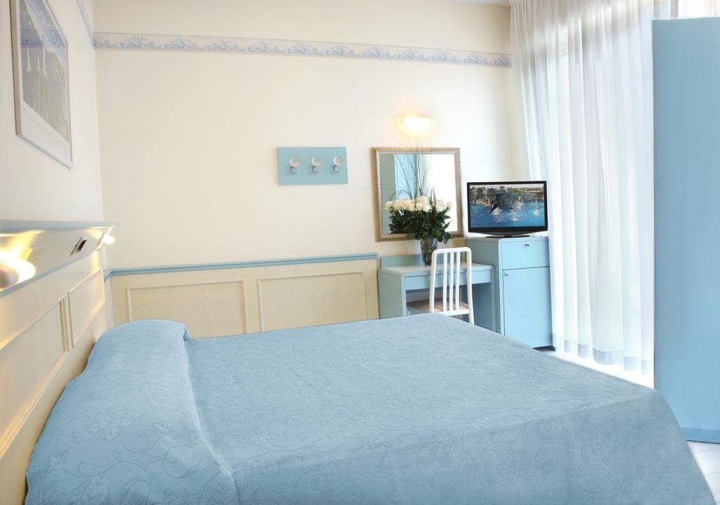 ריצ'יונה Hotel Arizona מראה חיצוני תמונה