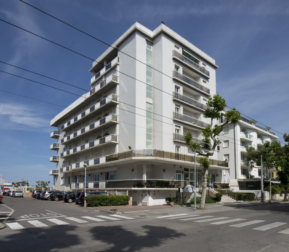 ריצ'יונה Hotel Arizona מראה חיצוני תמונה