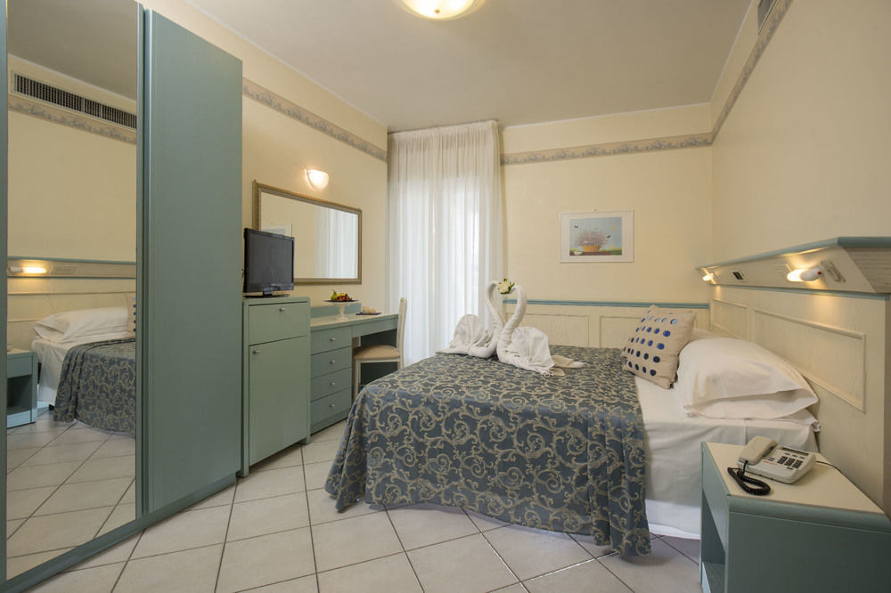 ריצ'יונה Hotel Arizona מראה חיצוני תמונה