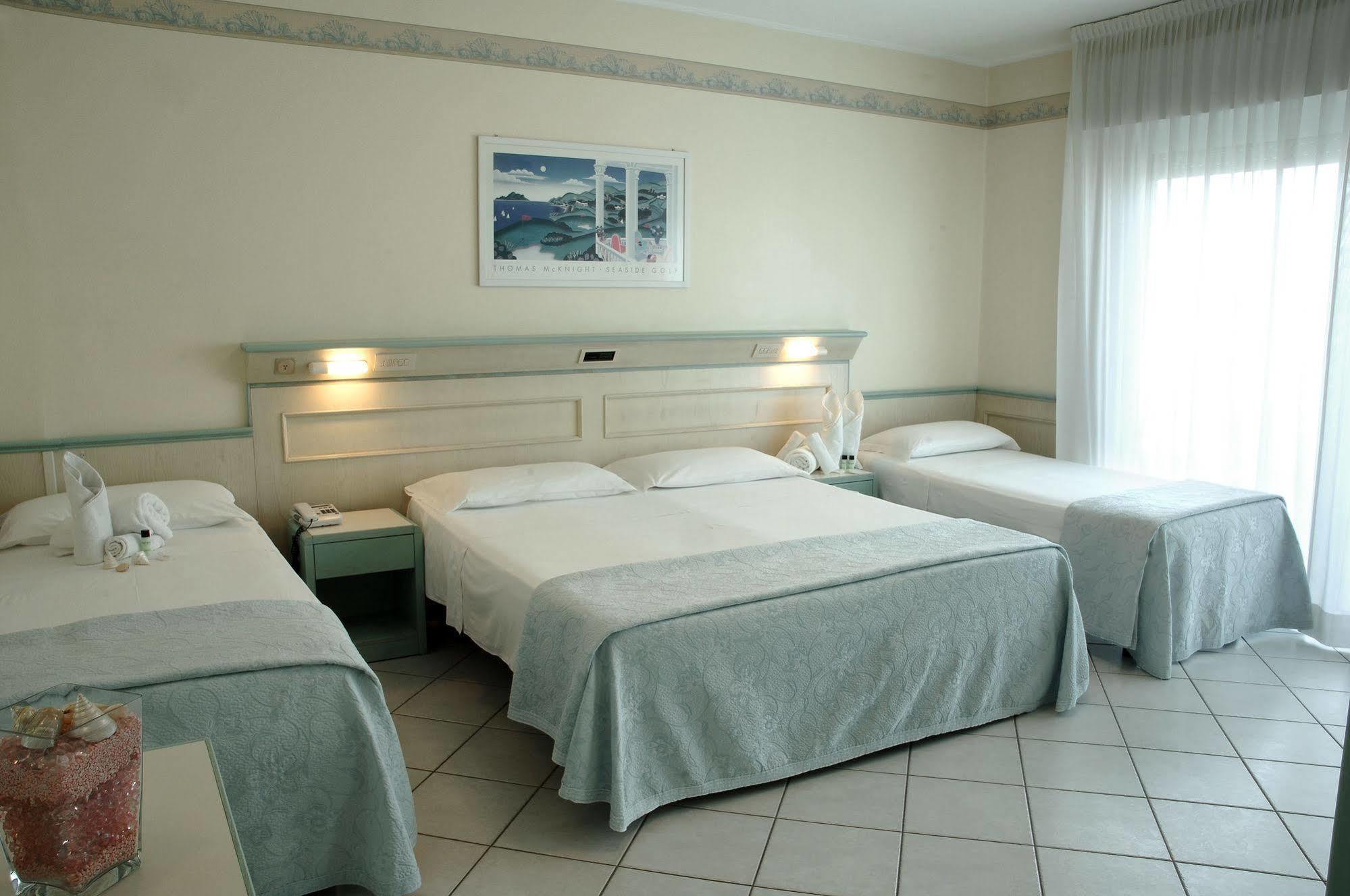 ריצ'יונה Hotel Arizona מראה חיצוני תמונה